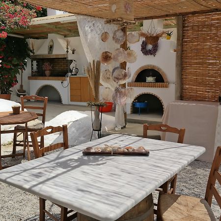 Sun Rock Apartments Stelida  Bagian luar foto